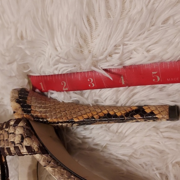 Micheal Kors leather sandals EUC - Picture 5 of 10